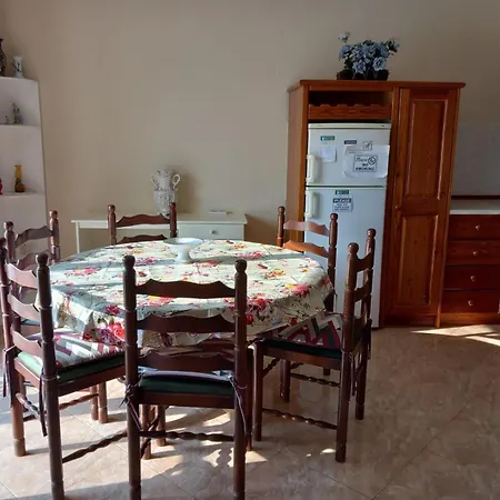 아파트 Spacious In Marsalforn, Gozo 마살폰